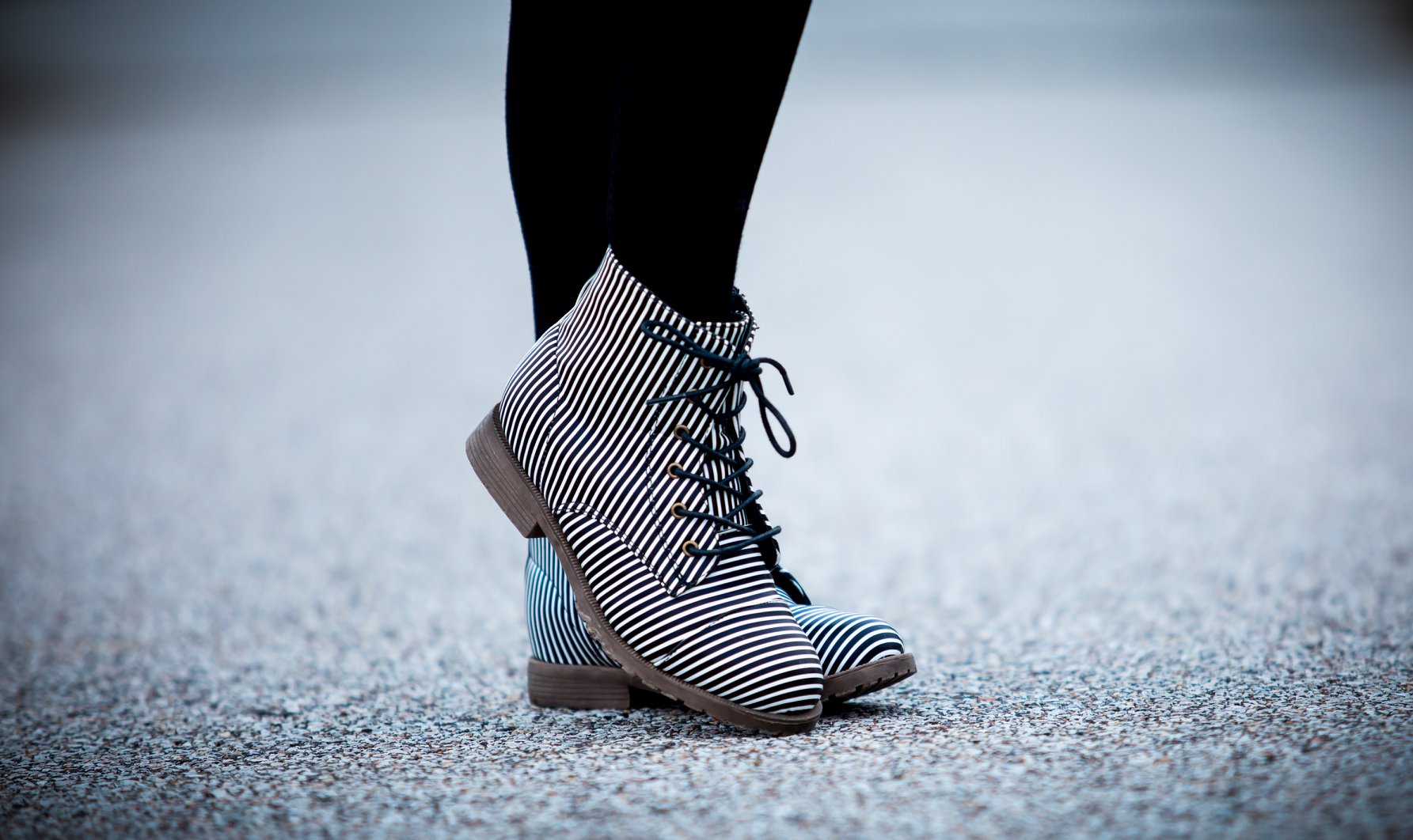 [Black + White] Boots