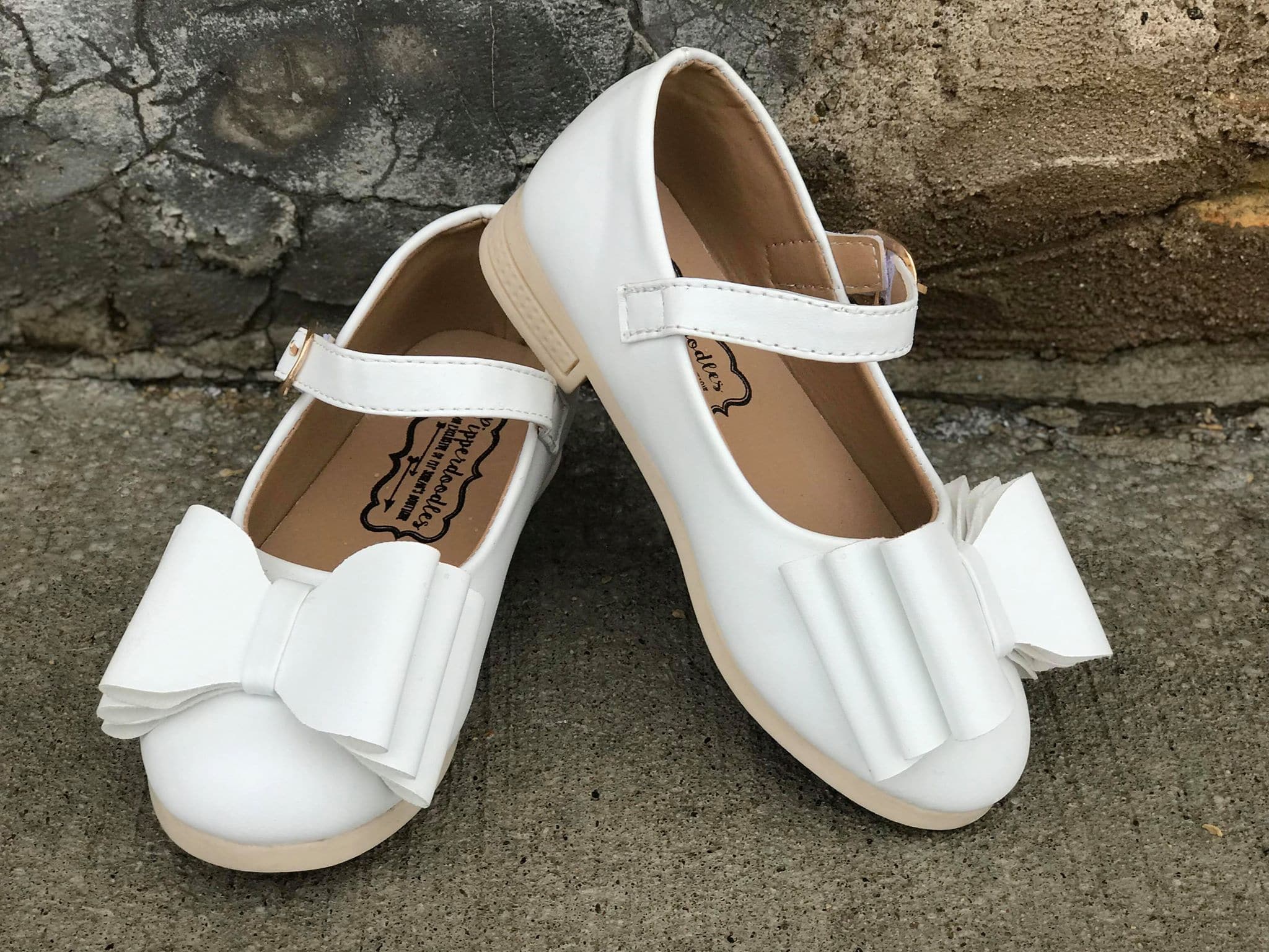 [White] Bow Shoes