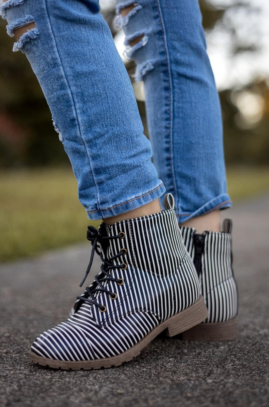 [Black + White Stripe] Boots