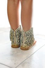Load image into Gallery viewer, [Cheetah Dot] Fringe Sandals
