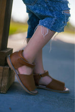 Load image into Gallery viewer, [Weathered Brown] Peep Toe Sandals
