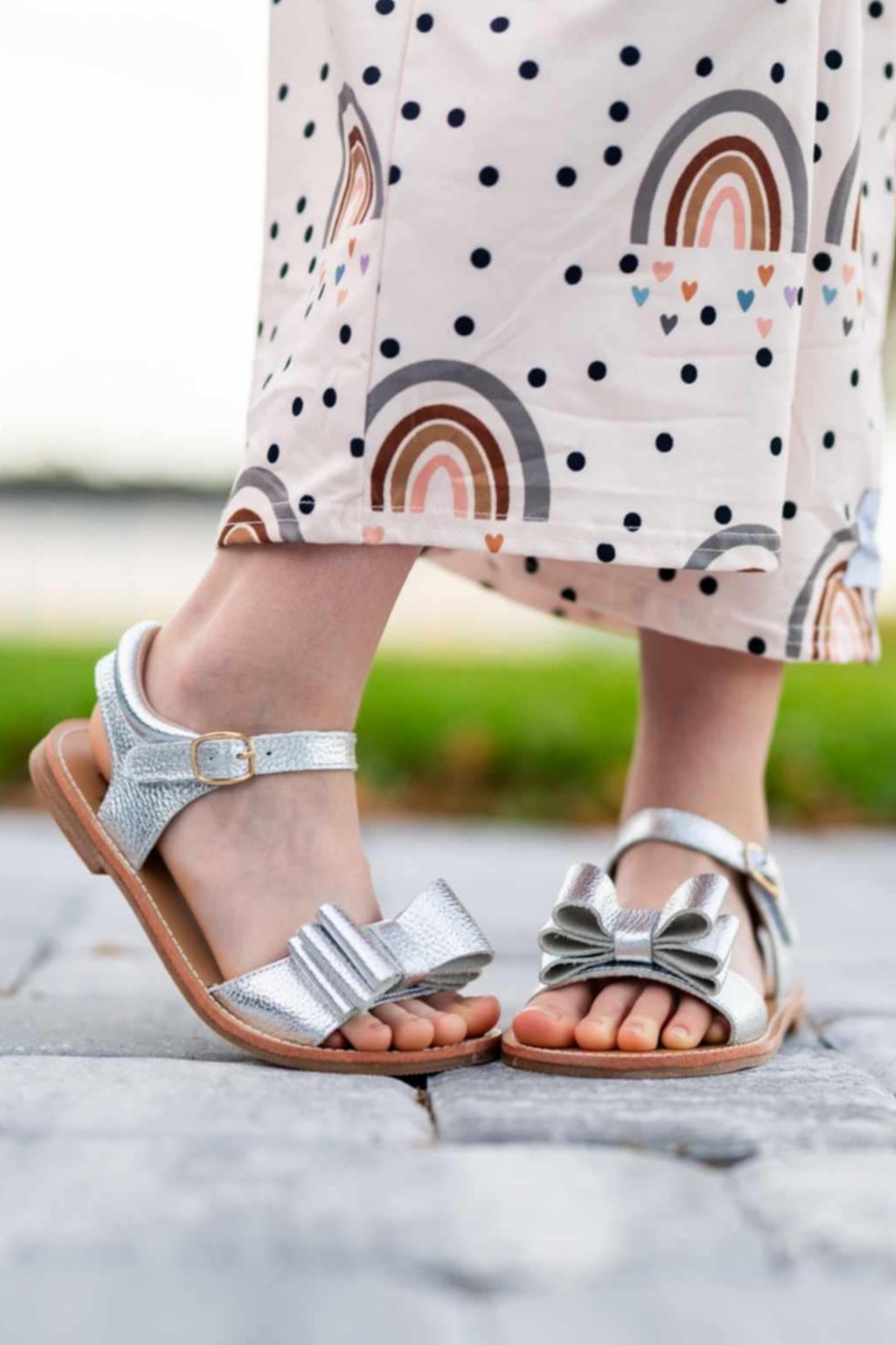 [Silver] **Oopsie Bow Sandals