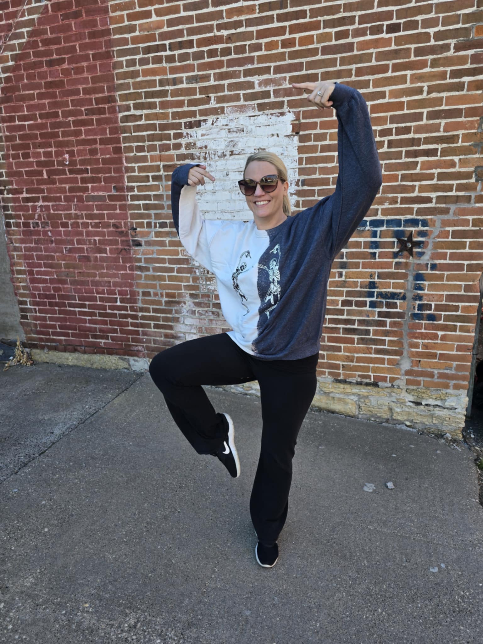 [The Skelly Dance] Crew Sweatshirt