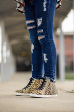 Load image into Gallery viewer, [Cheetah + Glitter] Fringe Tennies
