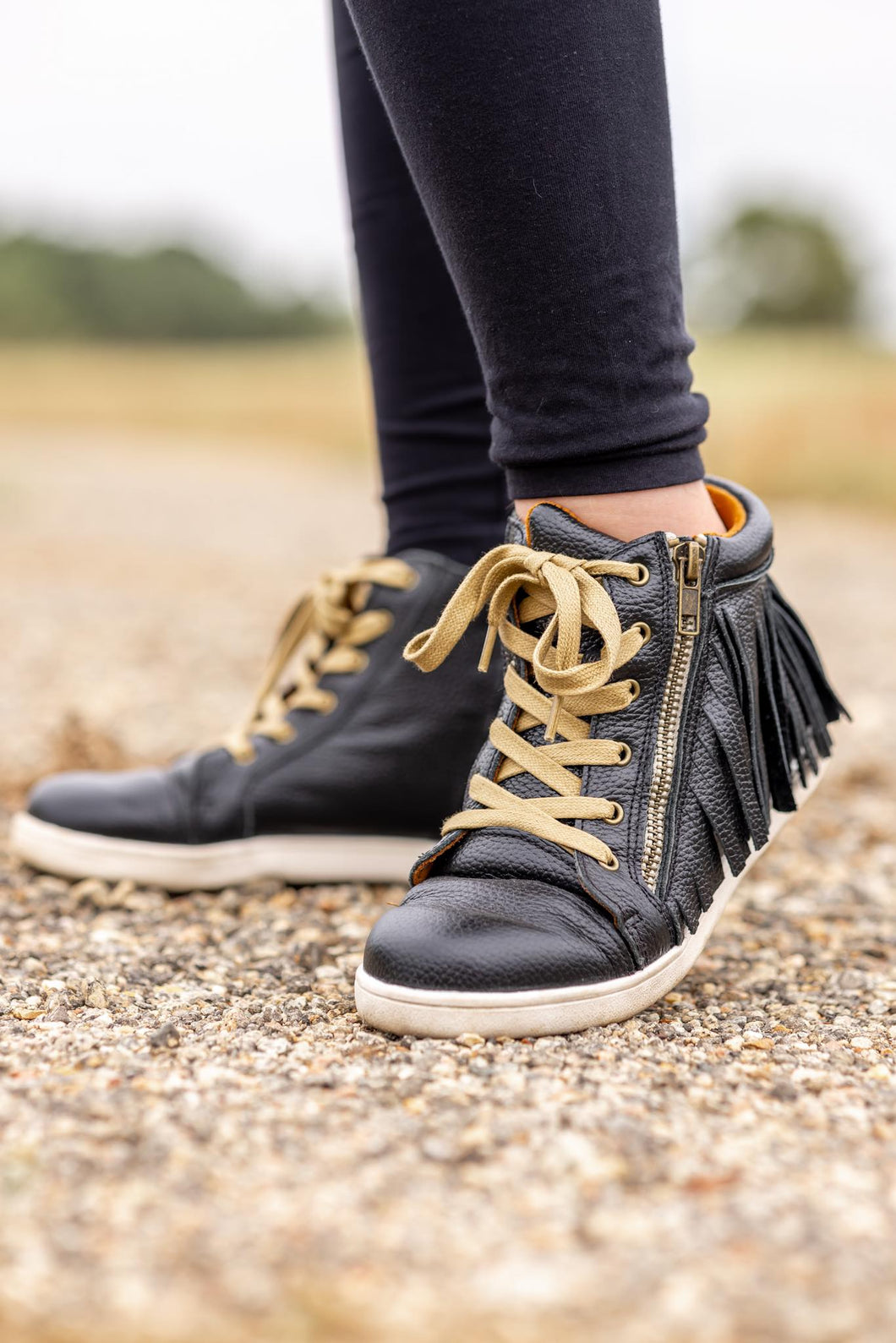 [Black] Fringe High Top Tennies
