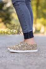 Load image into Gallery viewer, Cheetah Dot [Low Top] Tennies
