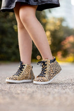 Load image into Gallery viewer, [Cheetah + Glitter] Fringe Tennies
