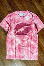 Load image into Gallery viewer, [Glitter Kiss] Tee Shirt
