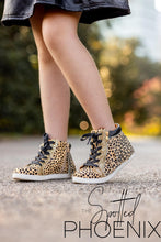 Load image into Gallery viewer, [Cheetah + Glitter] Fringe Tennies
