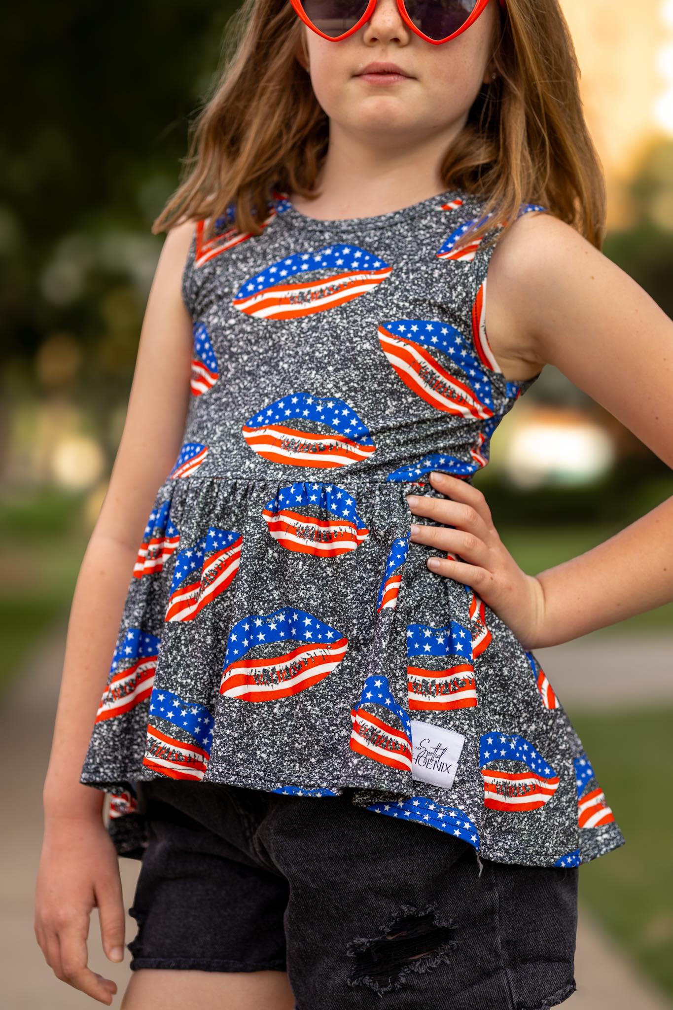 [American Kiss] Peplum w/ Faux Glitter