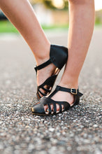 Load image into Gallery viewer, [Black] Nova Sandals
