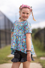 Load image into Gallery viewer, [Black Faux Leather] Ruffle Shorts
