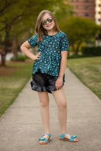 Load image into Gallery viewer, [Black Faux Leather] Ruffle Shorts
