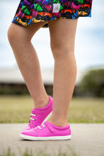 Load image into Gallery viewer, [Magenta] Low Top Tennies
