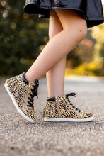 Load image into Gallery viewer, [Cheetah + Glitter] Fringe Tennies
