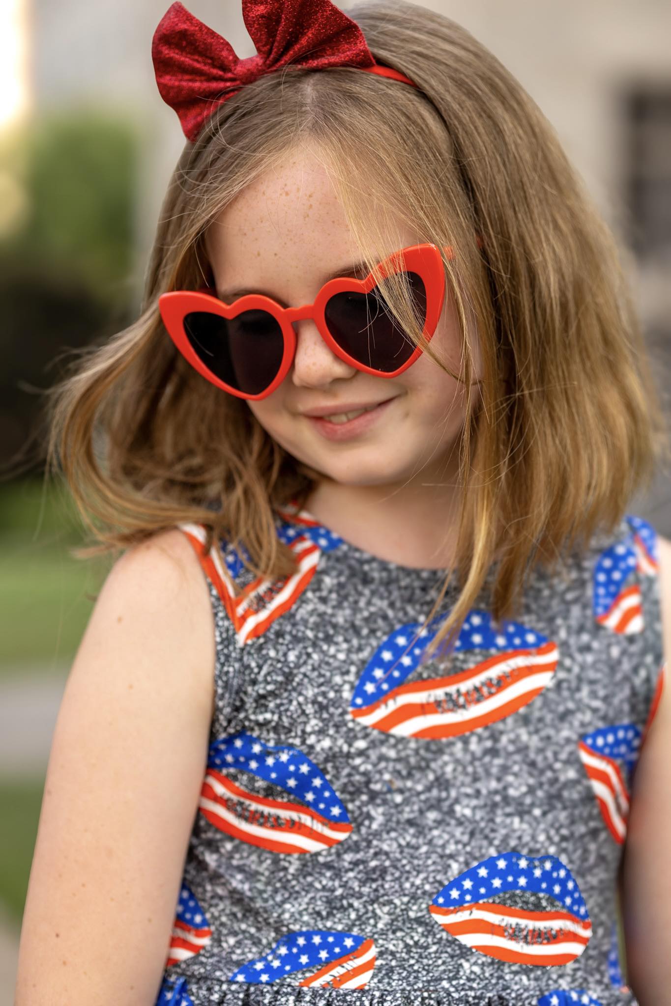 [American Kiss] Peplum w/ Faux Glitter