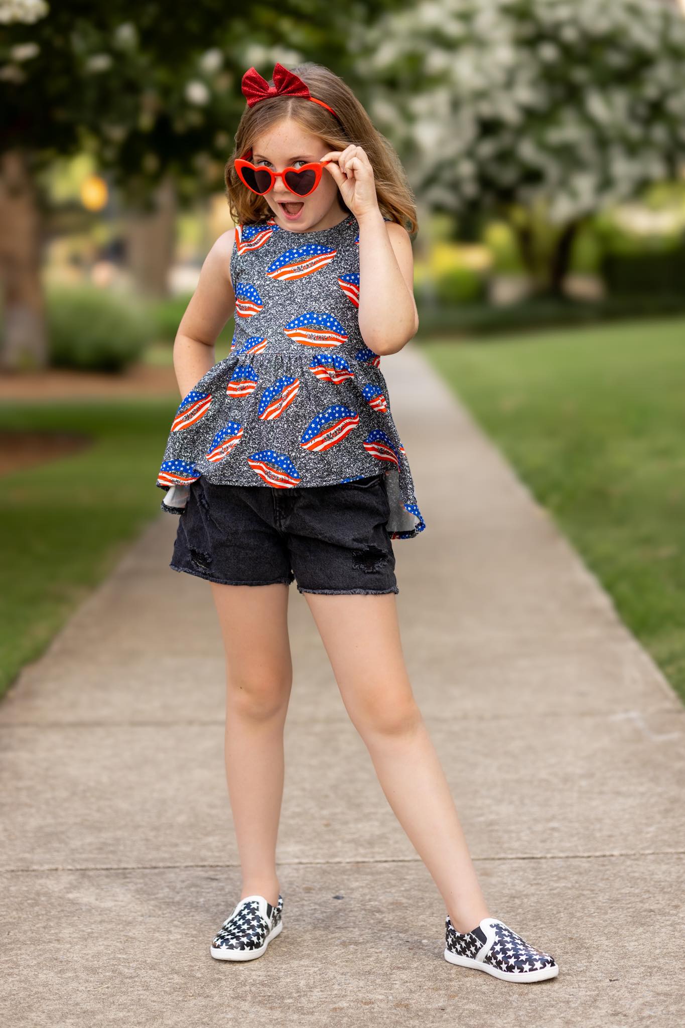 [American Kiss] Peplum w/ Faux Glitter
