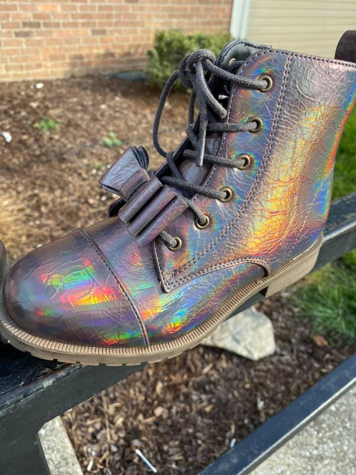 [Holographic Brown] Boots