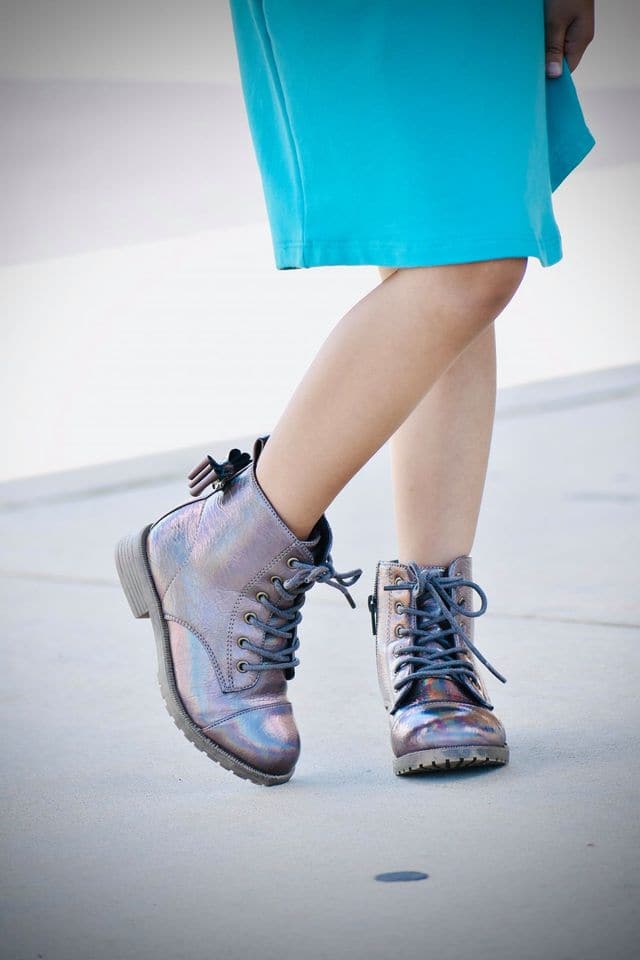 [Holographic Brown] Boots