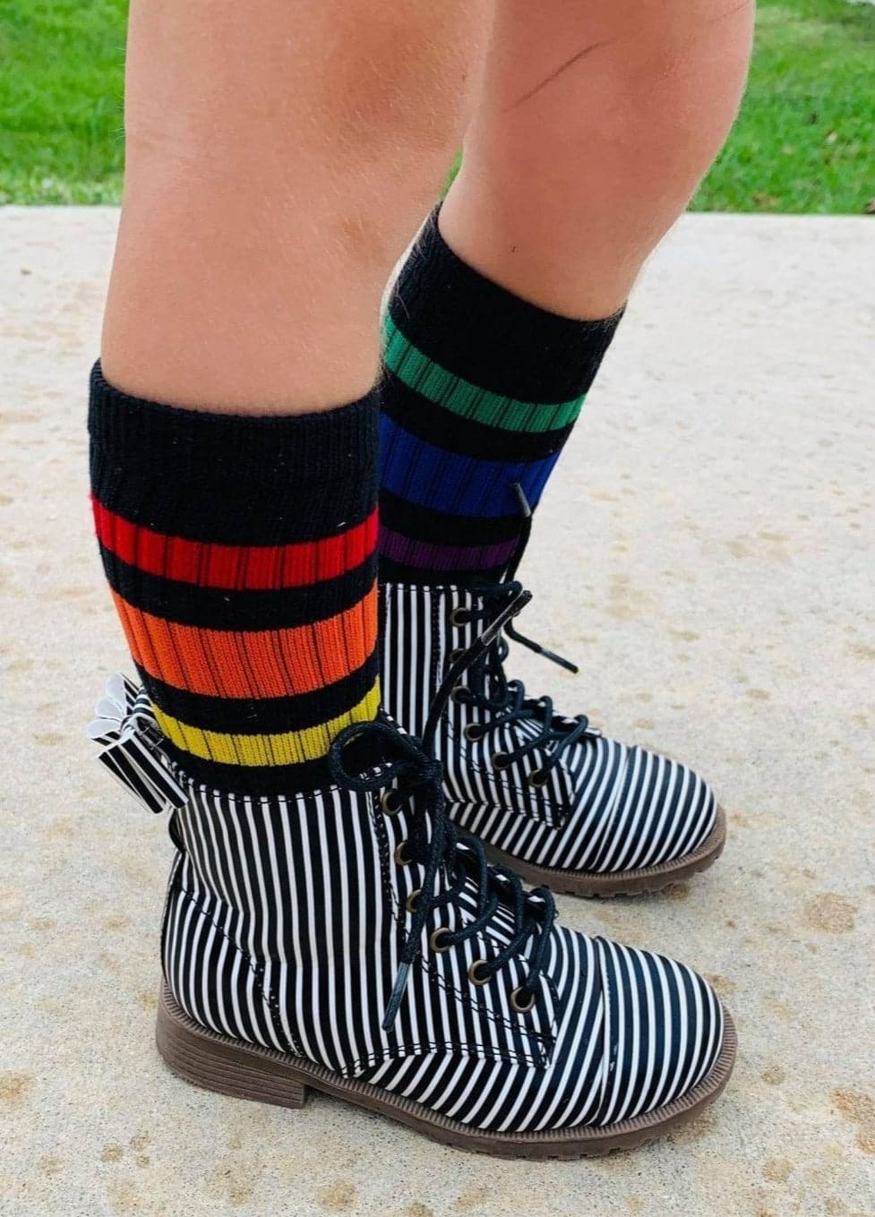 [Black + Rainbow Stripe] Baseball Socks