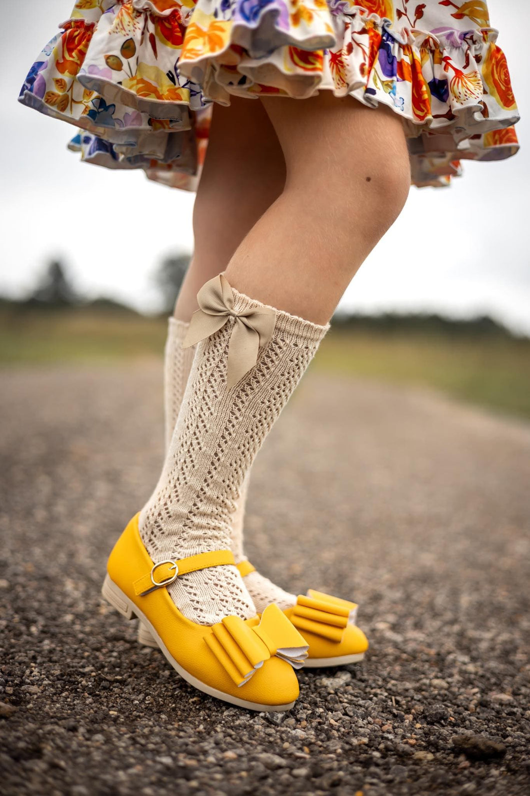 [Khaki w/ Taupe Bow] Tall Socks