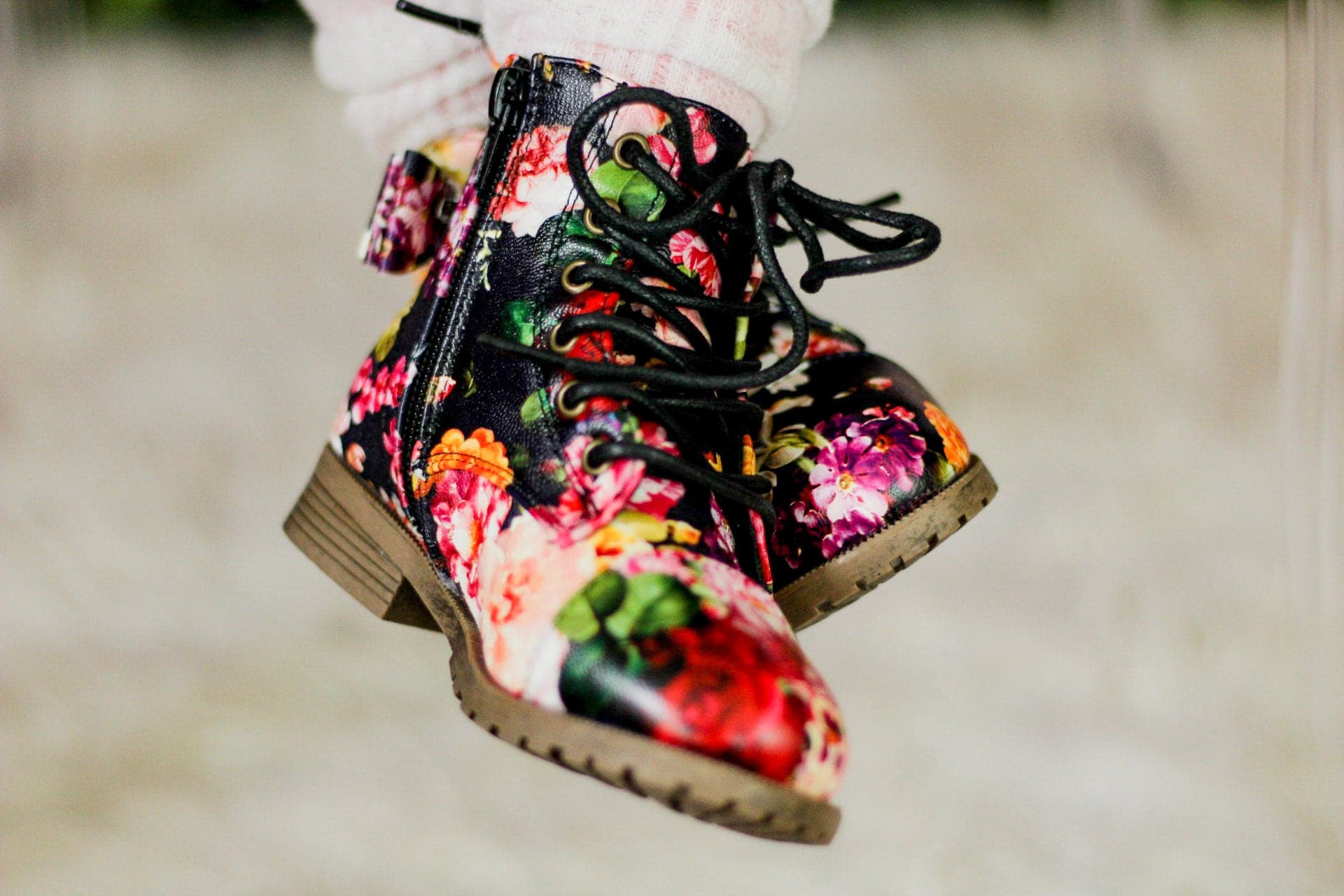 [Floral Black Matte] Boots