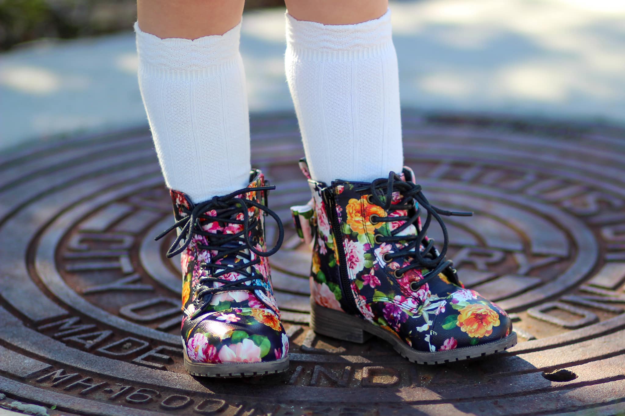 [Floral Black Matte] Boots