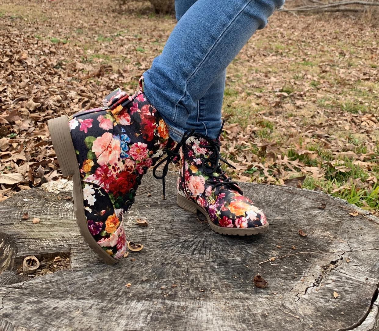 [Floral Black Matte] Boots