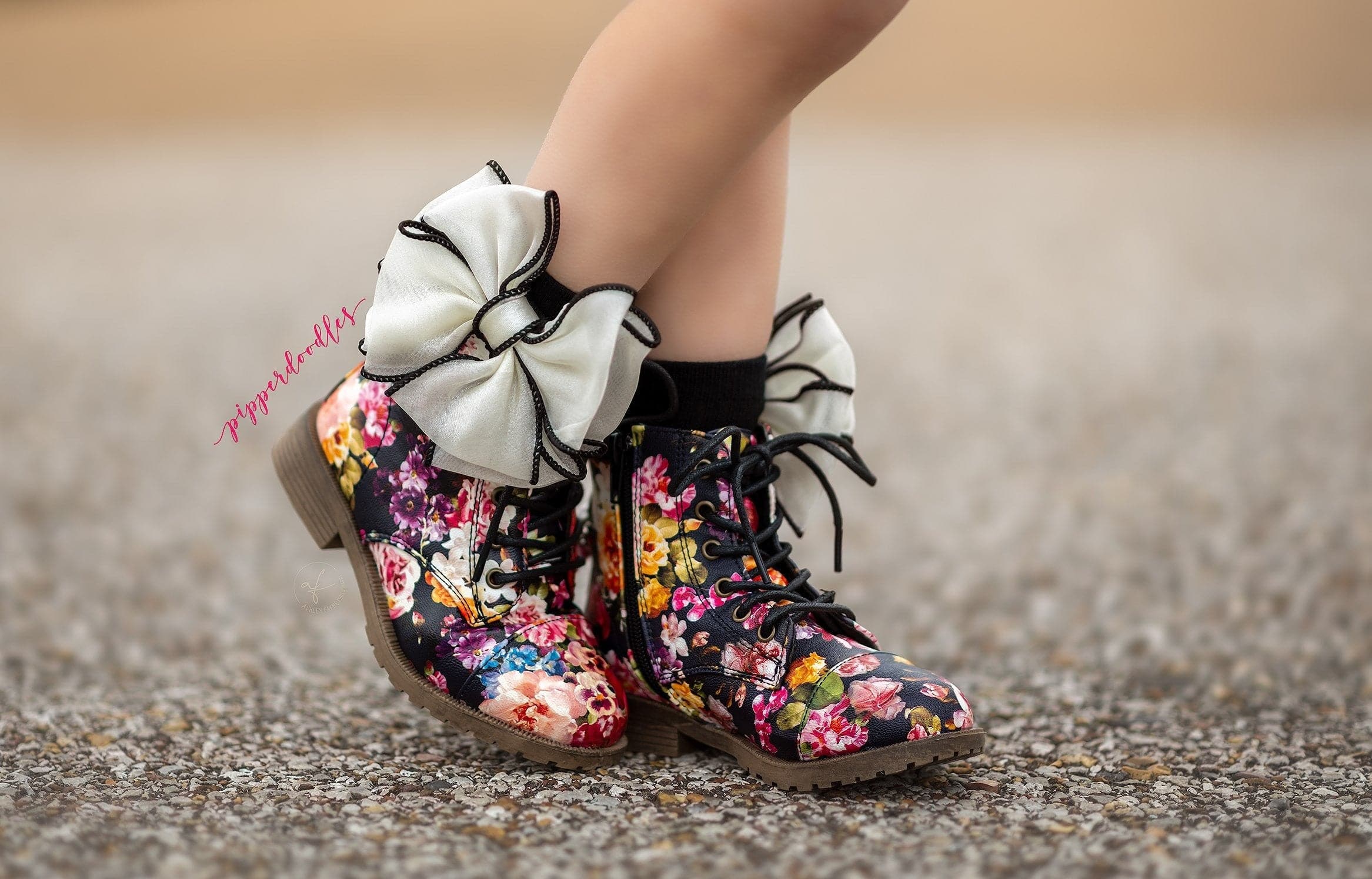 [Floral Black Matte] Boots