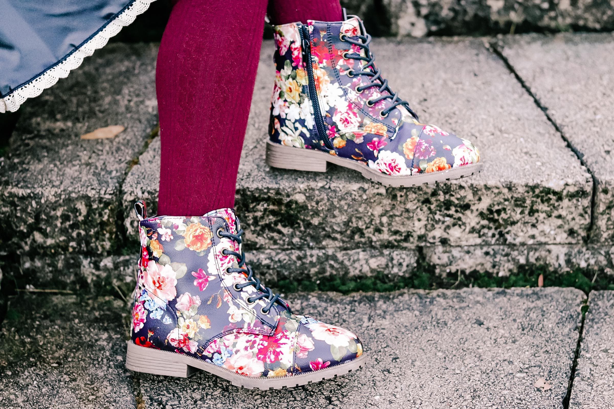 [Floral Black Matte] Boots