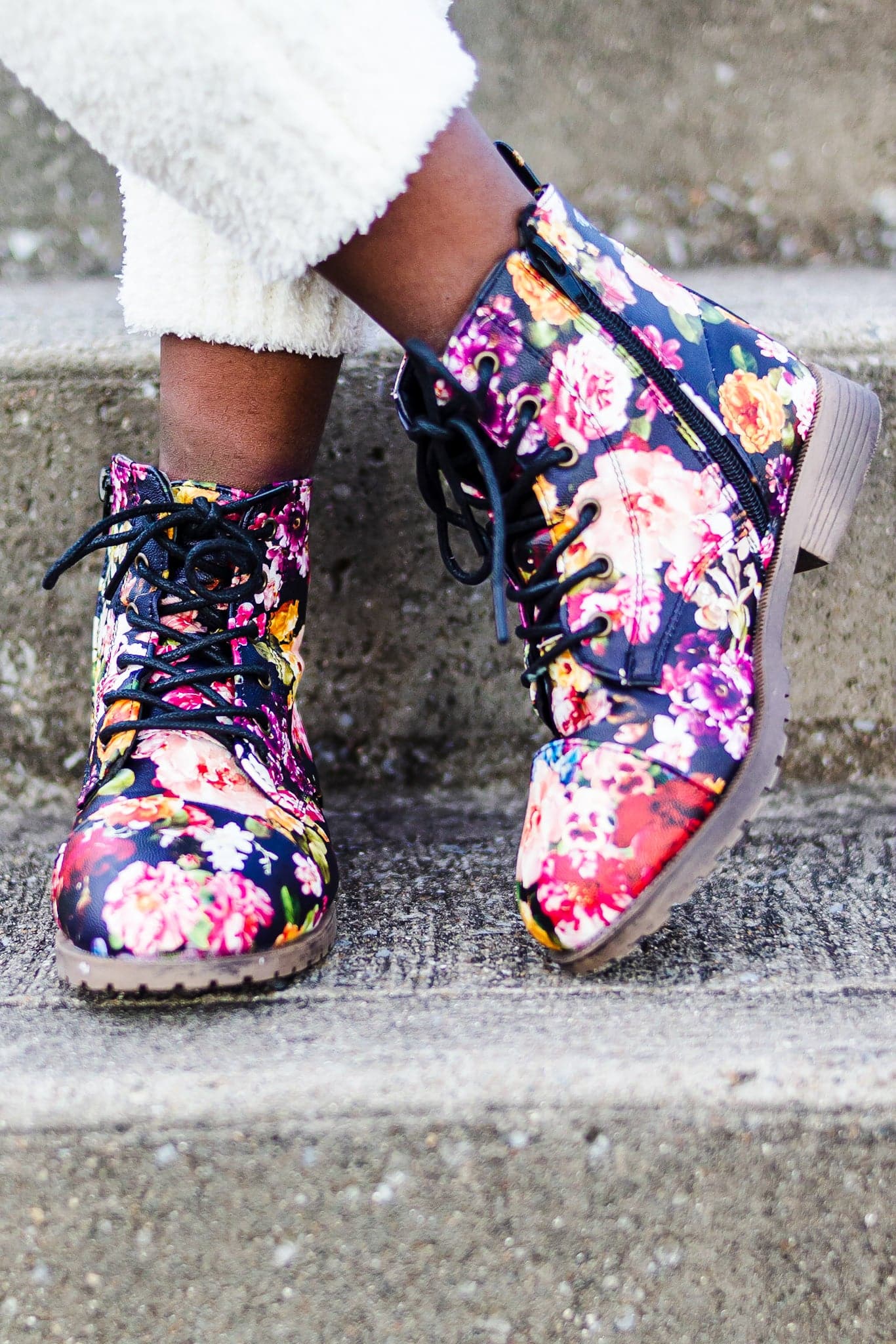 [Floral Black Matte] Boots