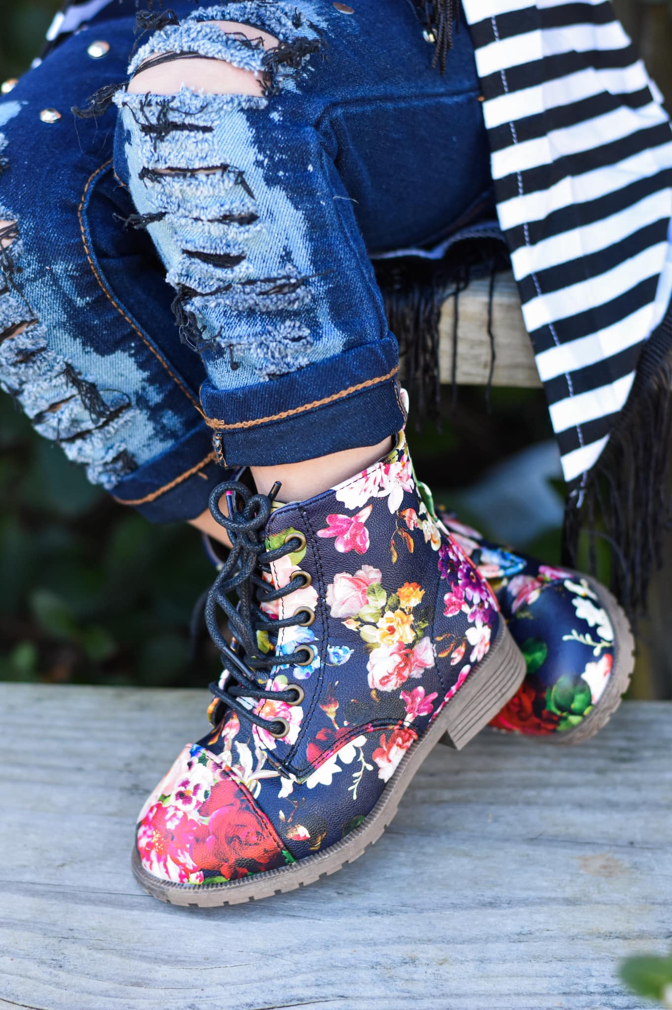 [Floral Black Matte] Boots