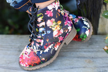 Load image into Gallery viewer, [Floral Black Matte] Boots
