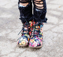 Load image into Gallery viewer, [Floral Black Matte] Boots
