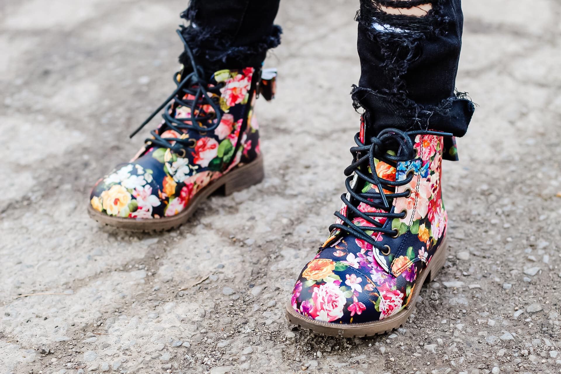 [Floral Black Matte] Boots