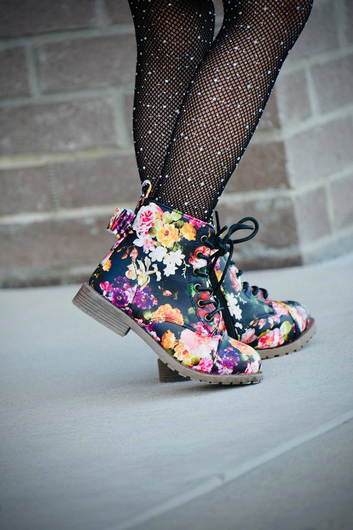 [Floral Black Matte] Boots