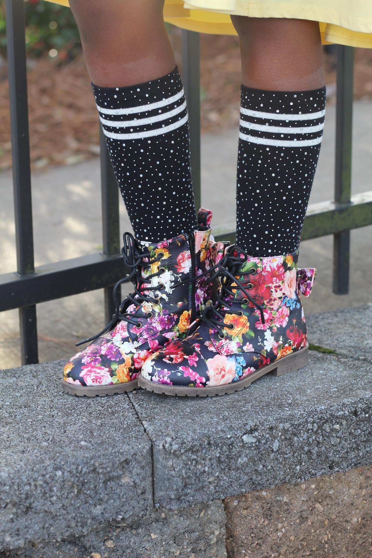 [Floral Black Matte] Boots