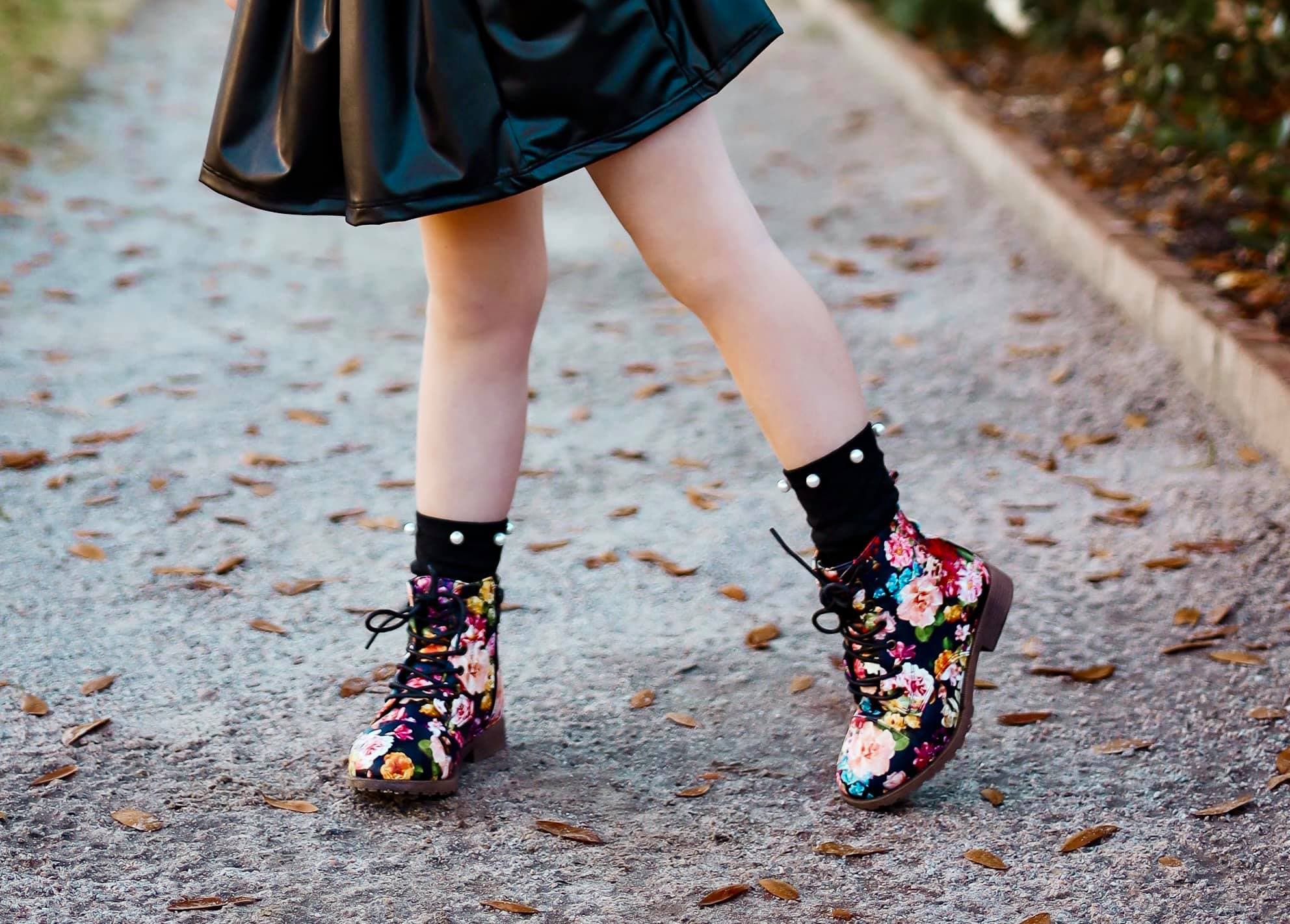 [Floral Black Matte] Boots