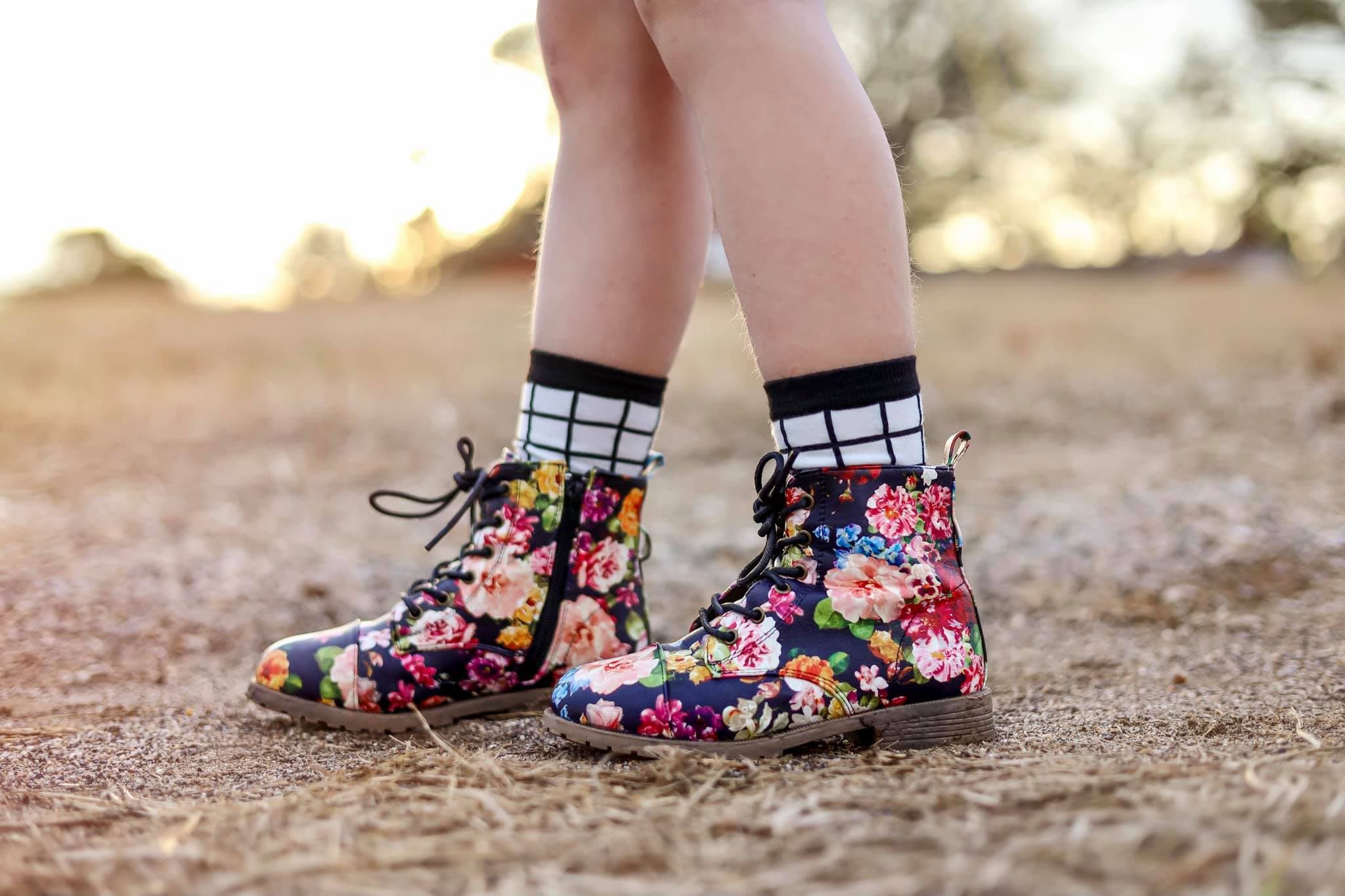 [Floral Black Matte] Boots