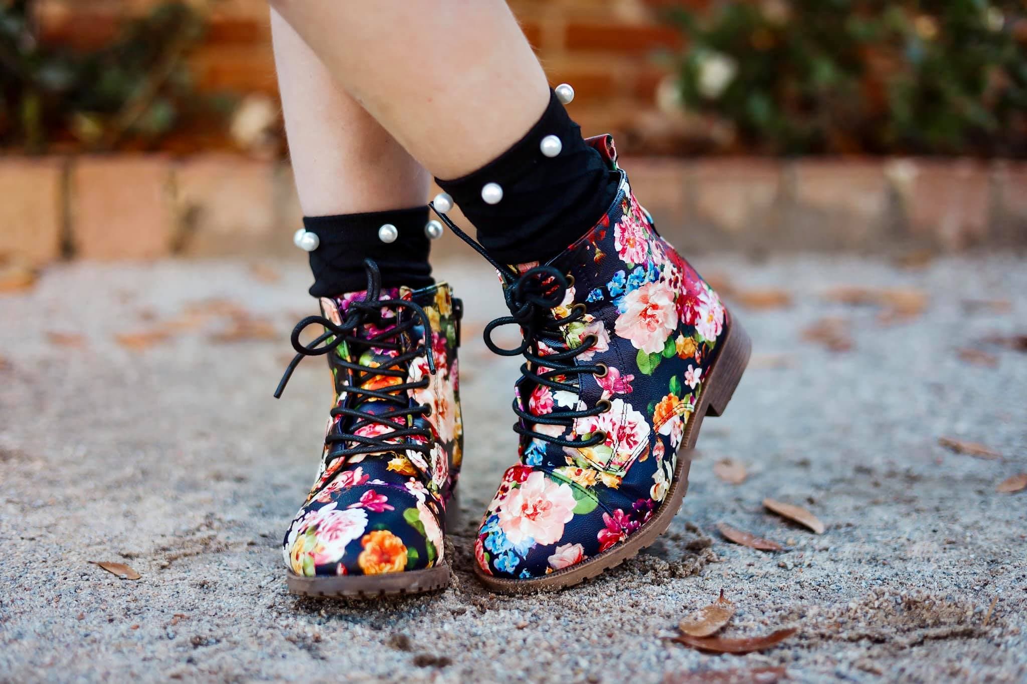 [Floral Black Matte] Boots