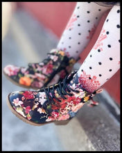 Load image into Gallery viewer, [Floral Black Matte] Boots
