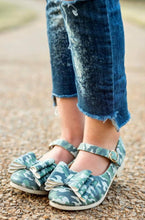 Load image into Gallery viewer, [Camouflage] Bow Shoes
