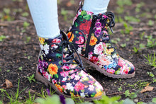 Load image into Gallery viewer, [Floral Black Matte] Boots
