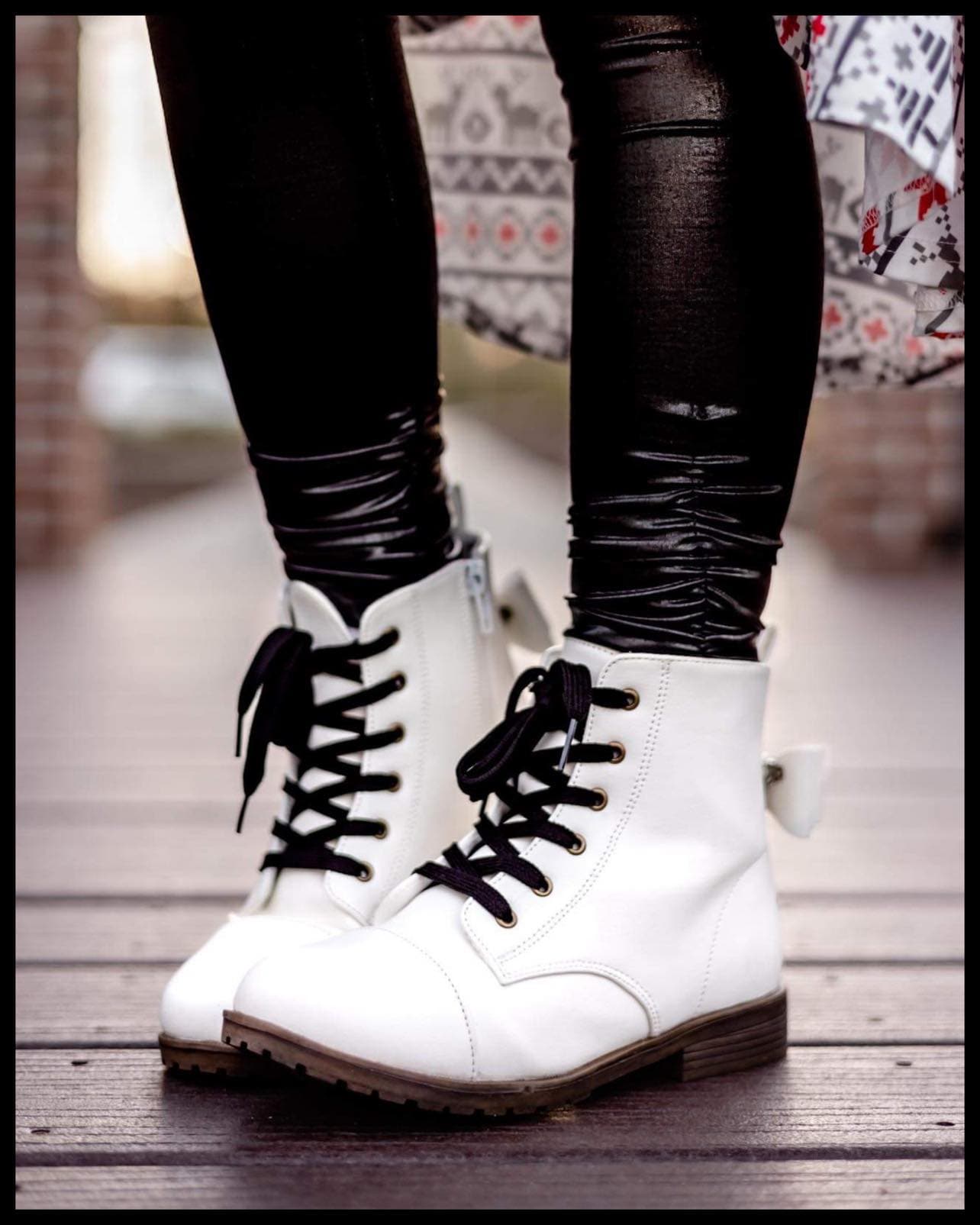 [White] Boots