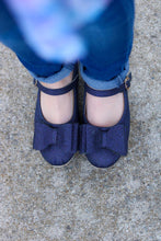 Load image into Gallery viewer, [Navy Glitz] Bow Shoes
