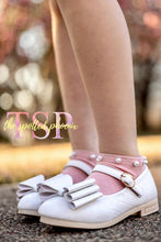 Load image into Gallery viewer, [White Quilted] Bow Shoes
