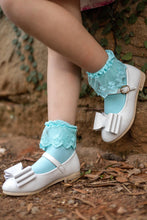 Load image into Gallery viewer, [White Quilted] Bow Shoes
