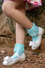 Load image into Gallery viewer, [White Quilted] Bow Shoes
