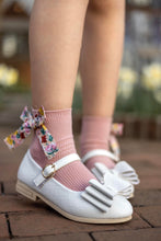 Load image into Gallery viewer, [White Quilted] Bow Shoes
