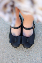 Load image into Gallery viewer, [Black Shimmer 2.0] Bow Shoes
